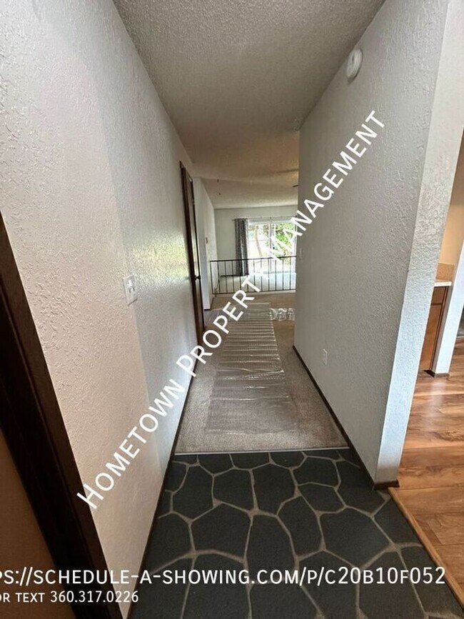 Building Photo - 214 65th Way SW