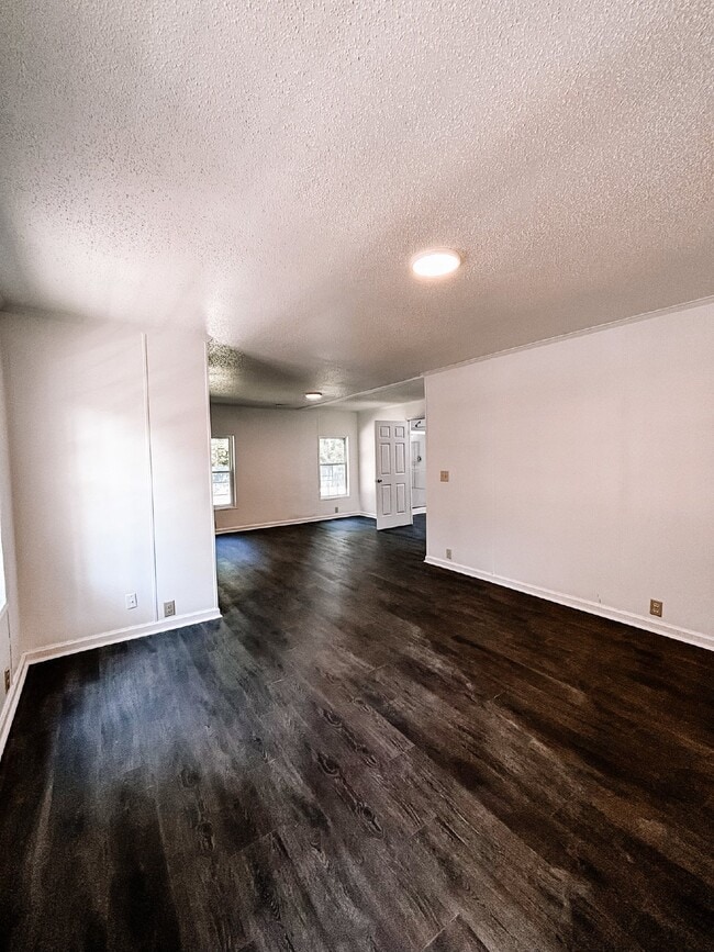 Building Photo - 1030 Greenhill Rd