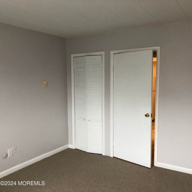 Building Photo - 200 Ocean Park Ave