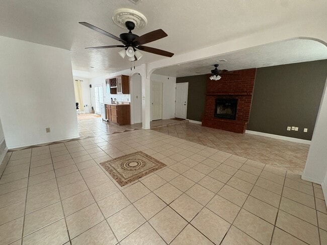 Building Photo - HOME FOR RENT IN ANTHONY TEXAS