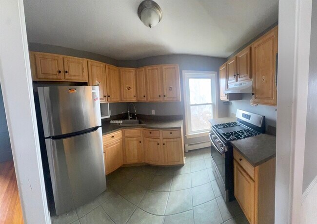 Primary Photo - 76 Angell St