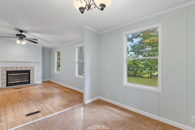 Building Photo - 3756 Hickory Ln