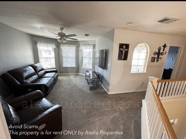 Building Photo - 5033 W Wren Ave