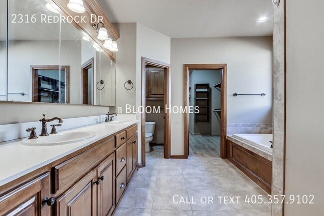 Building Photo - 2316 Redrock Dr