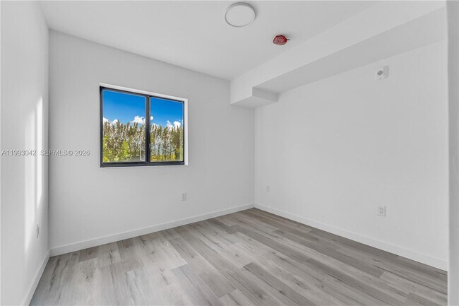 Building Photo - 175 NW 160th St