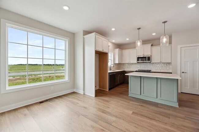 Building Photo - Brand new 3BR /2.5BA Home - Available now!