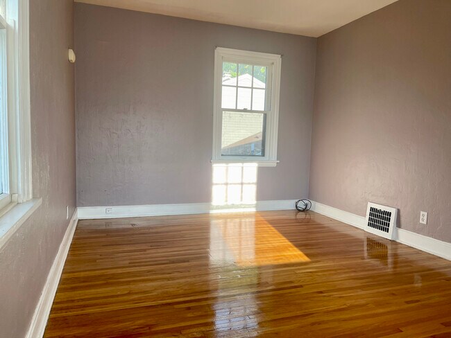 Building Photo - 515 E William St