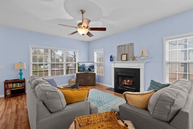 Building Photo - Home in Waterfront Community