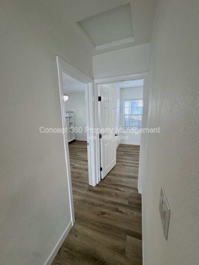 Building Photo - 3211 Park Ln