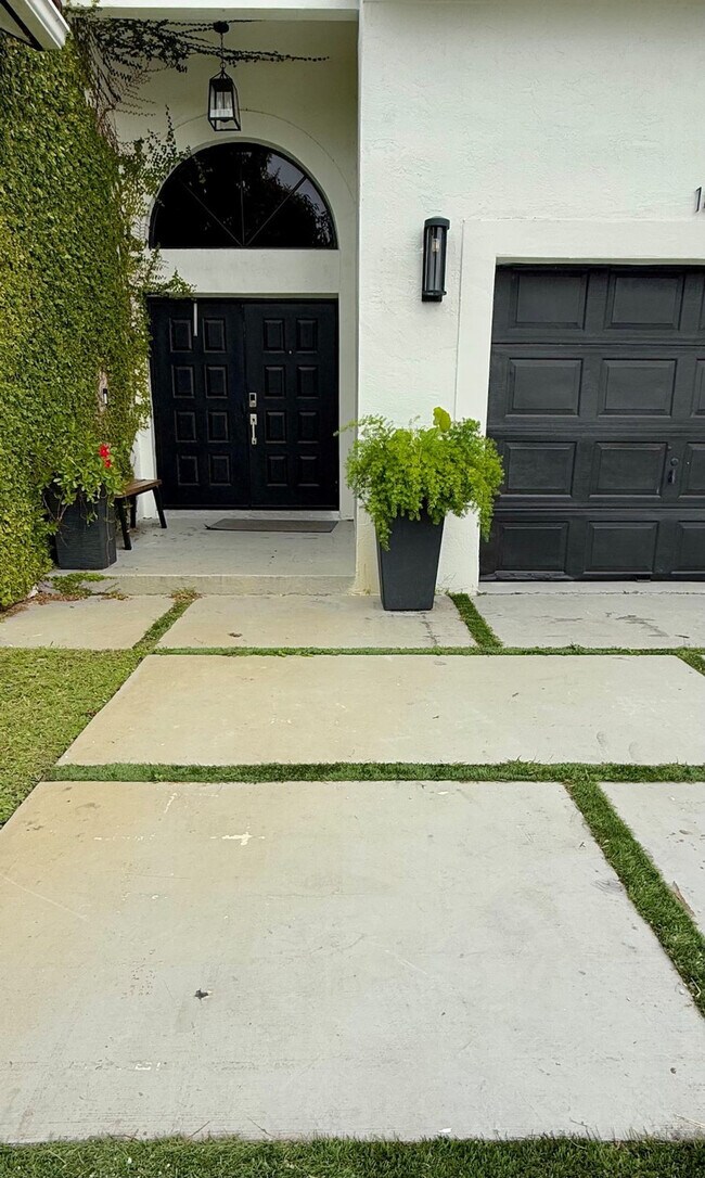 Building Photo - 5416 NW 190th St