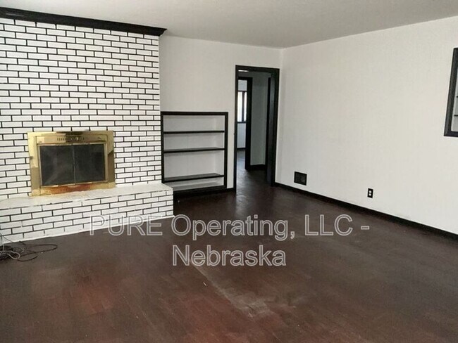 Building Photo - 5236 Ames Ave