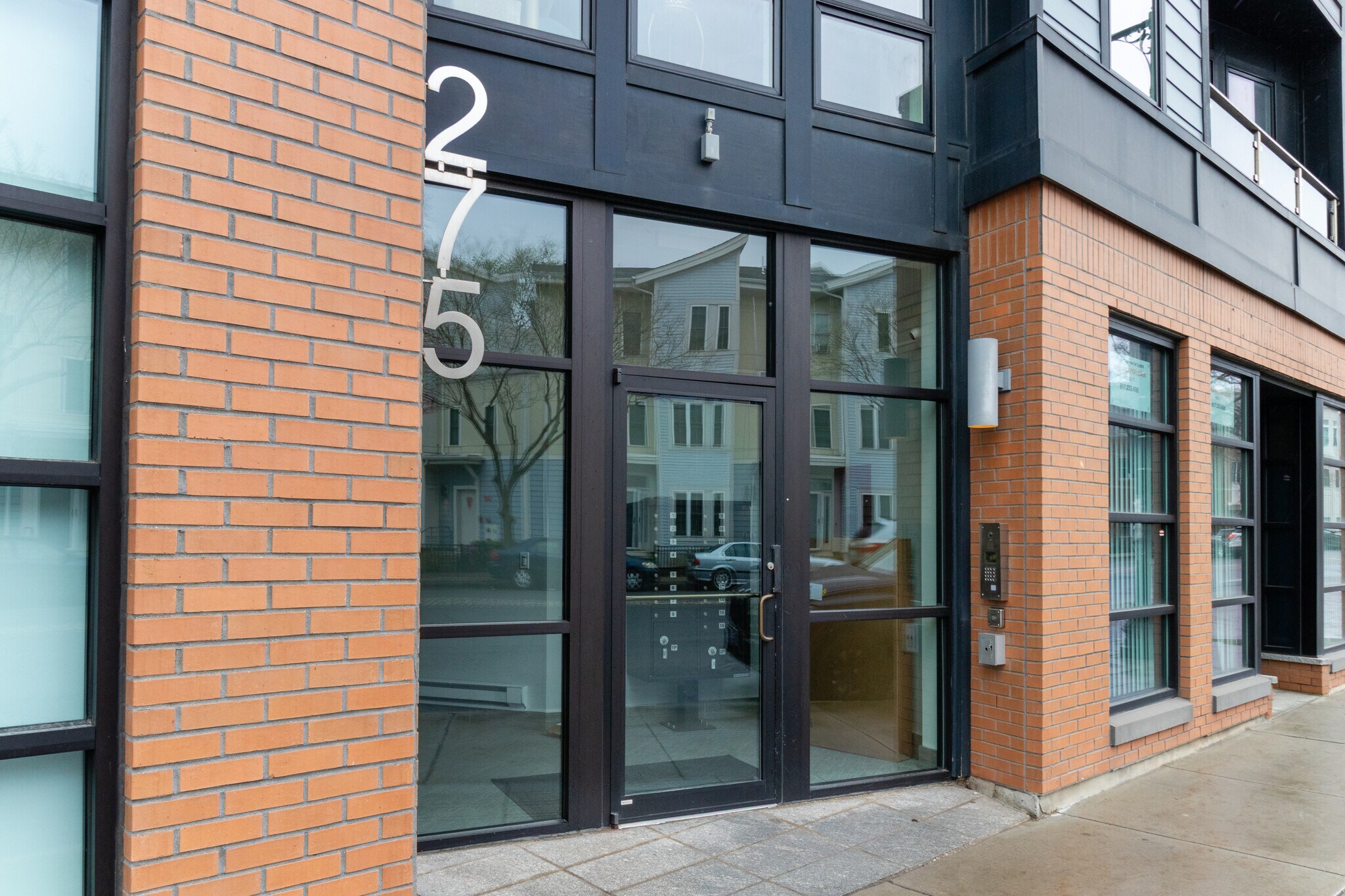 Building Photo - 275 Old Colony Ave