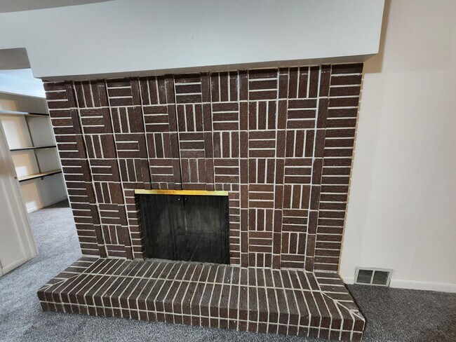 Building Photo - East Bench Remodeled Rambler below Olympus...
