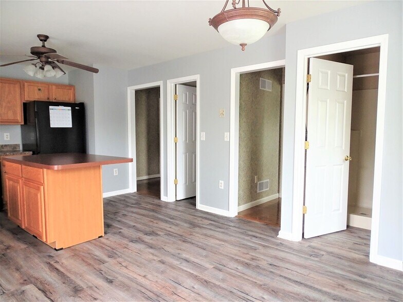 Building Photo - 90 Battens Cir