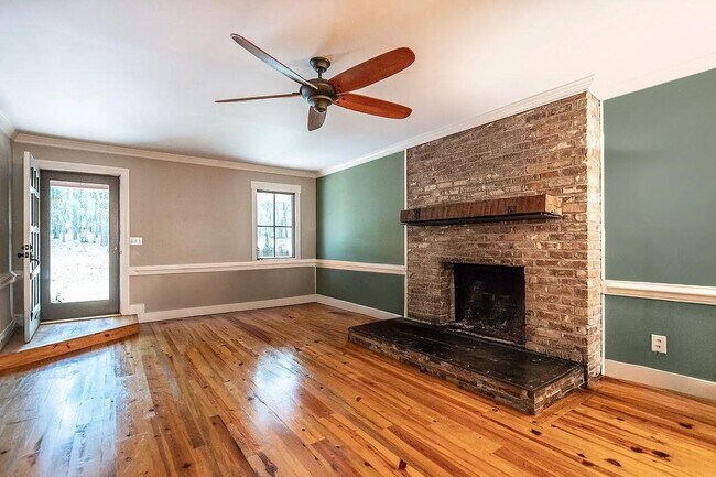 Building Photo - 510 Old Glory Ln