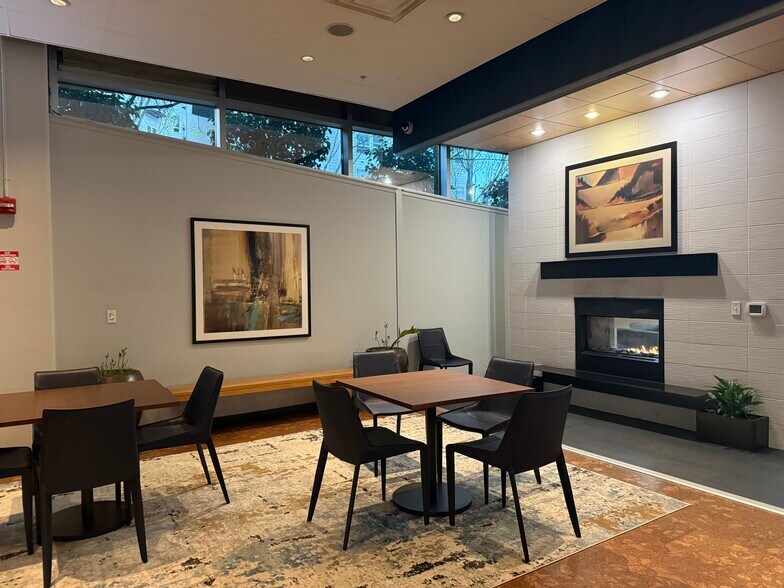 Building Photo - 3104 Western Ave