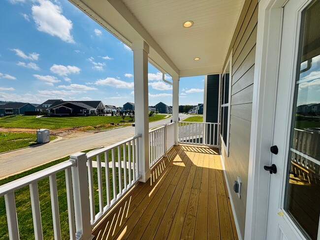 Building Photo - 3 Bedroom 2.5 Bath Townhouse
