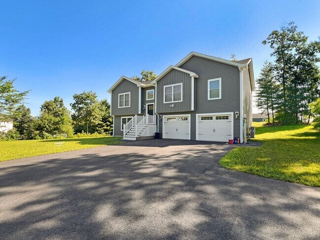 Building Photo - 71 Donovan Dr