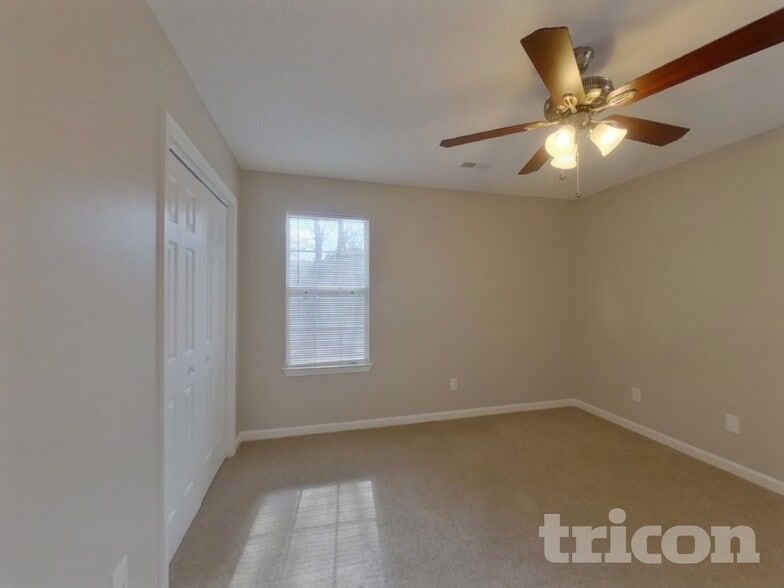 Building Photo - 13 Walnut Grove Way