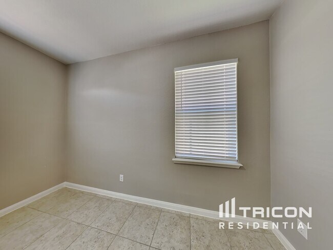 Building Photo - 8975 Blackhaw St