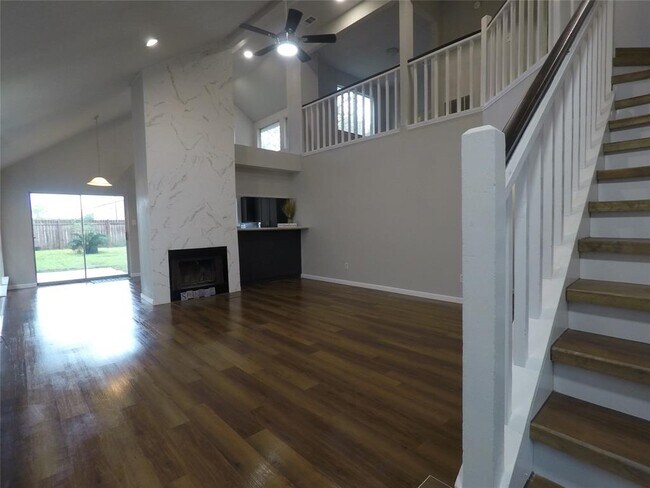 Building Photo - 16326 Tiburon Way