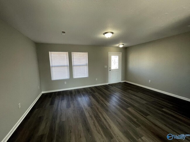 Building Photo - 228 Whitestone Dr NE