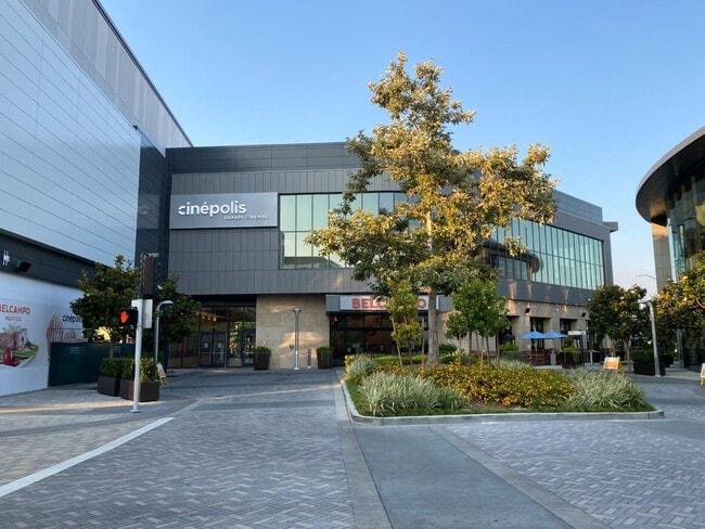 Building Photo - 127 22nd Ave