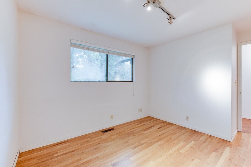 Building Photo - 1614 NE 199th Ct