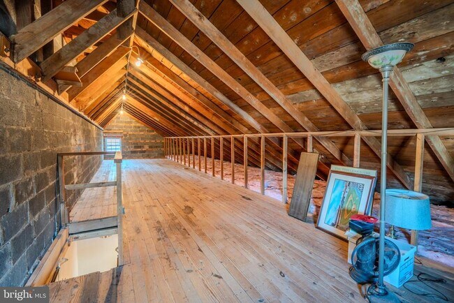 Building Photo - 1223 Drexel Ave