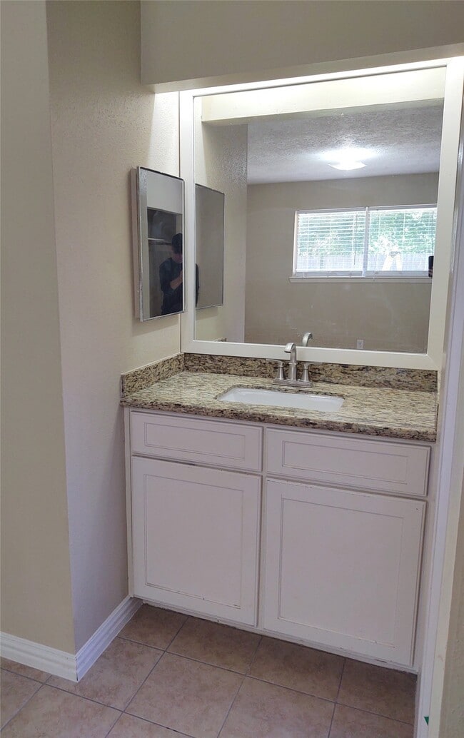 Building Photo - 2515 Heritage Colony Dr
