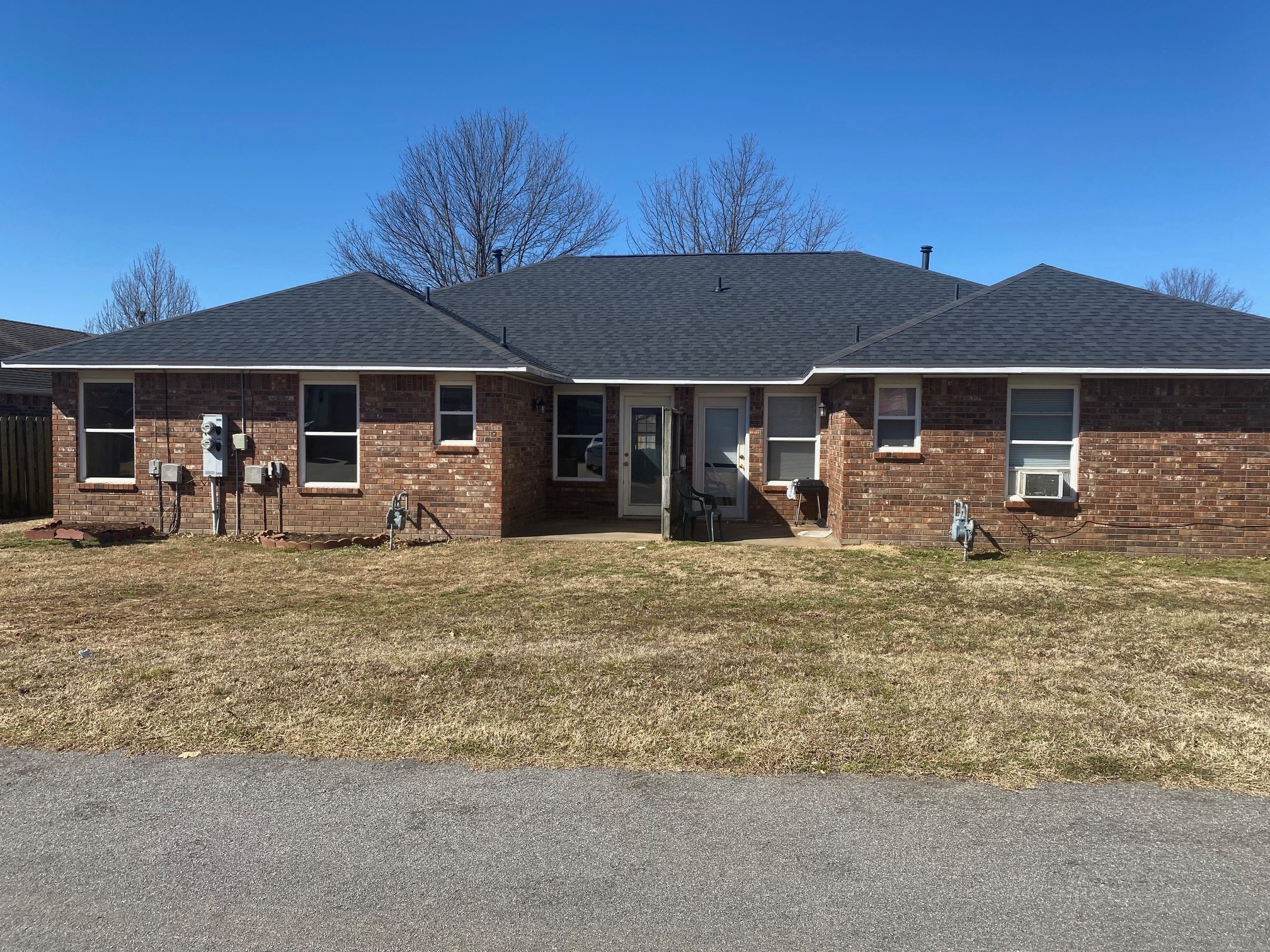 Building Photo - 730 N Daisy Ln