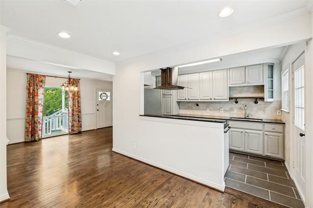 Building Photo - 8811 Santa Clara Dr