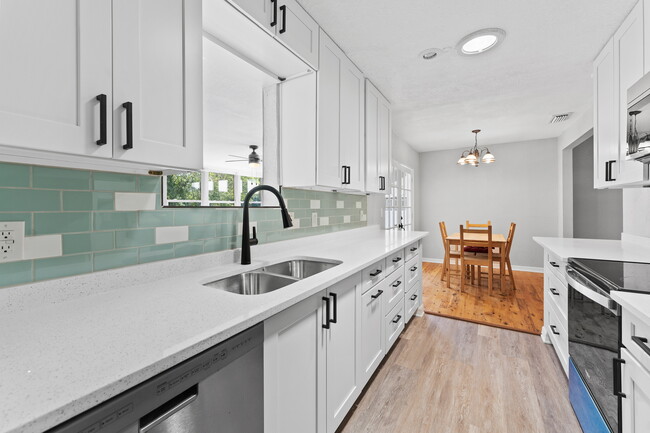 Kitchen - 3100 Mildred Dr