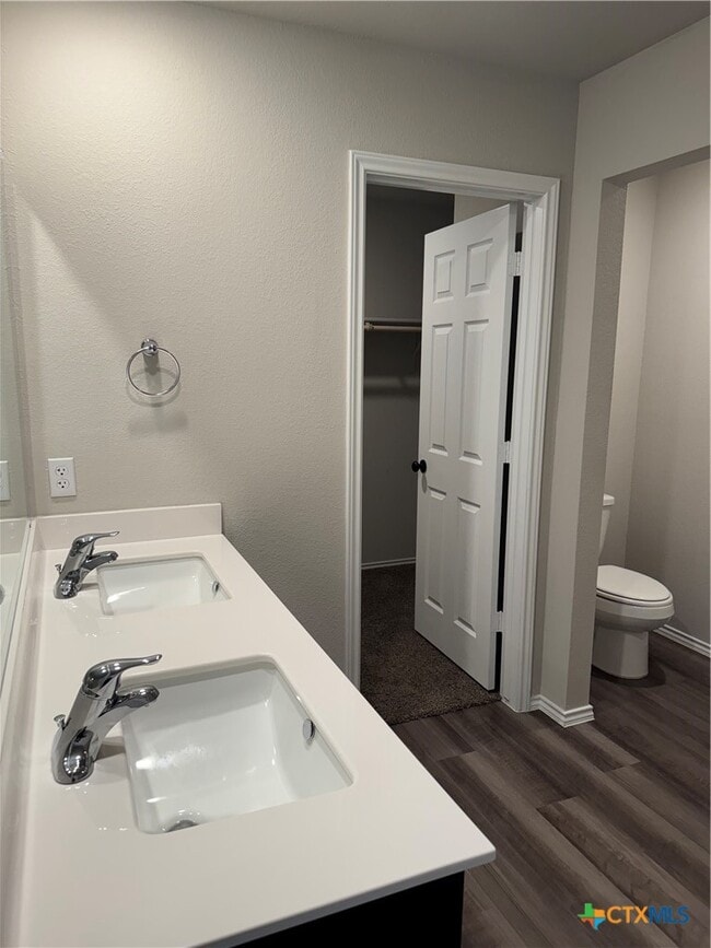 Building Photo - 402 Stone Vly Rd