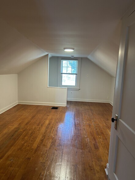 Building Photo - 9477 Highland Ave