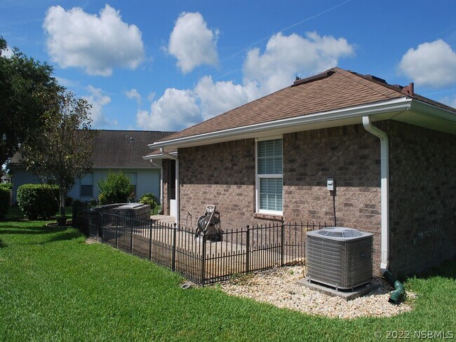 Building Photo - 621 Coral Trace Blvd