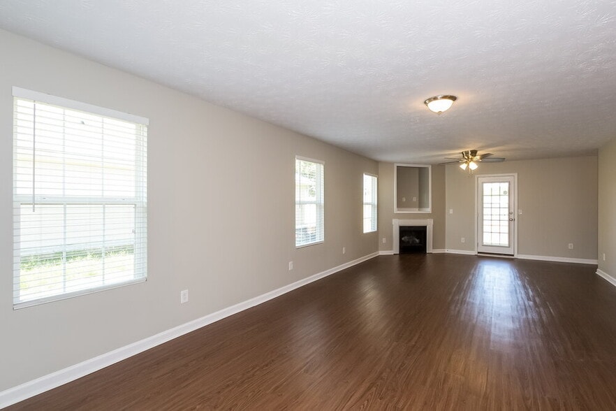 Building Photo - 465 Cathedral Dr