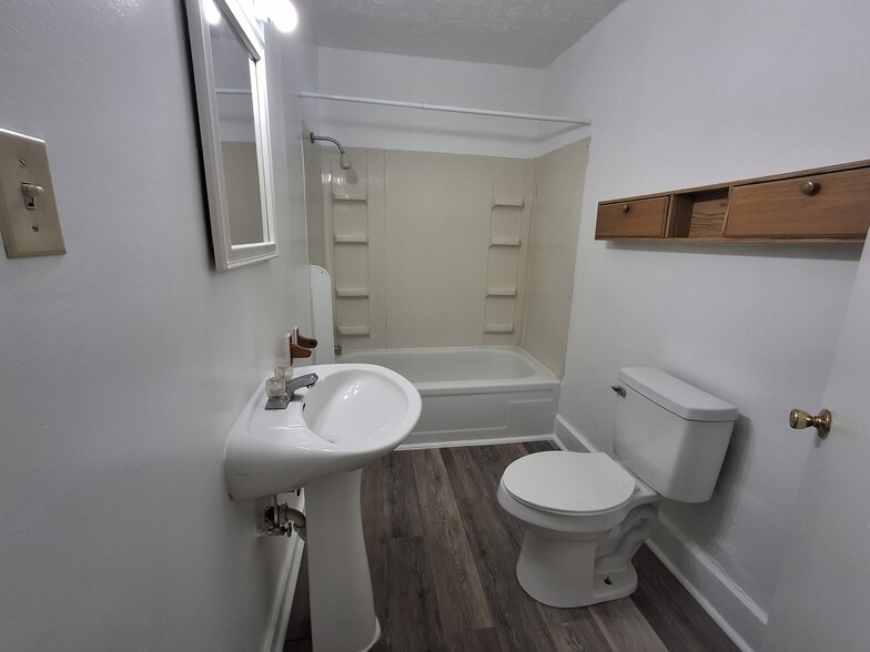 Building Photo - 51 Columbia St