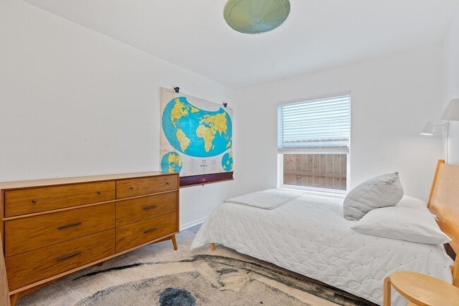 Building Photo - 8801 Redfield Ln