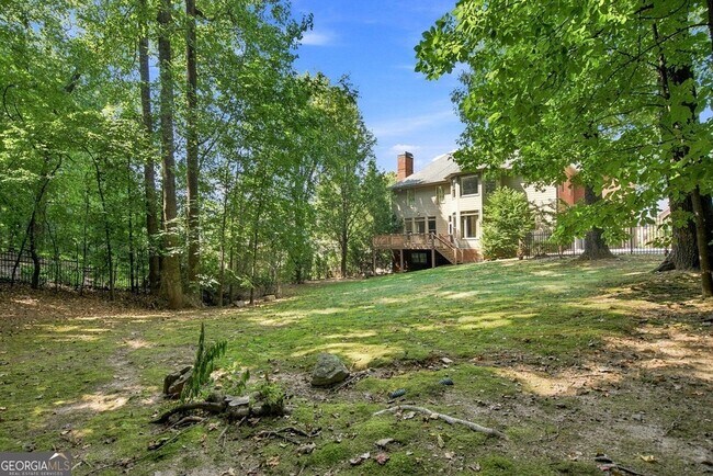 Building Photo - 5170 Deerlake Dr