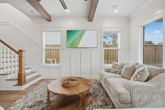 Building Photo - 304 Palm Beach Dr