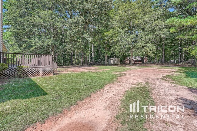 Building Photo - 145 Meadow Ridge Dr
