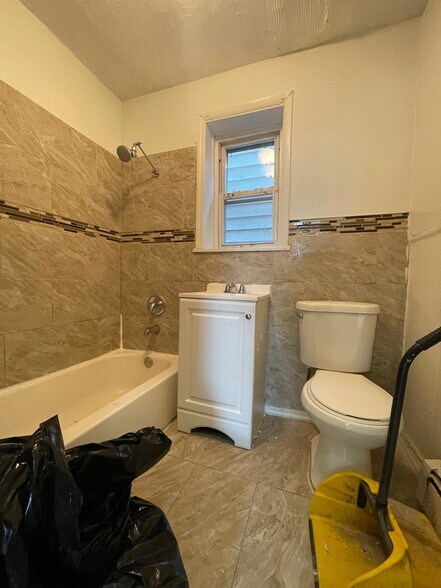 42 Rutgers Ave 3 - 41 Rutgers Ave