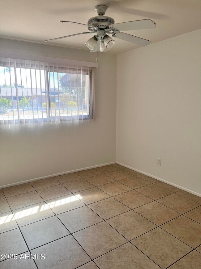 Building Photo - 224 E Hermosa Dr