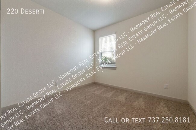 Building Photo - 220 Deserti-