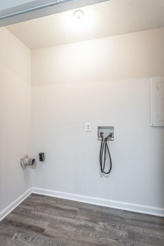 Building Photo - 2404 Briggs Ave