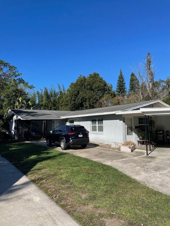 Primary Photo - Beautiful 2 Bedroom/1 Bathroom Duplex