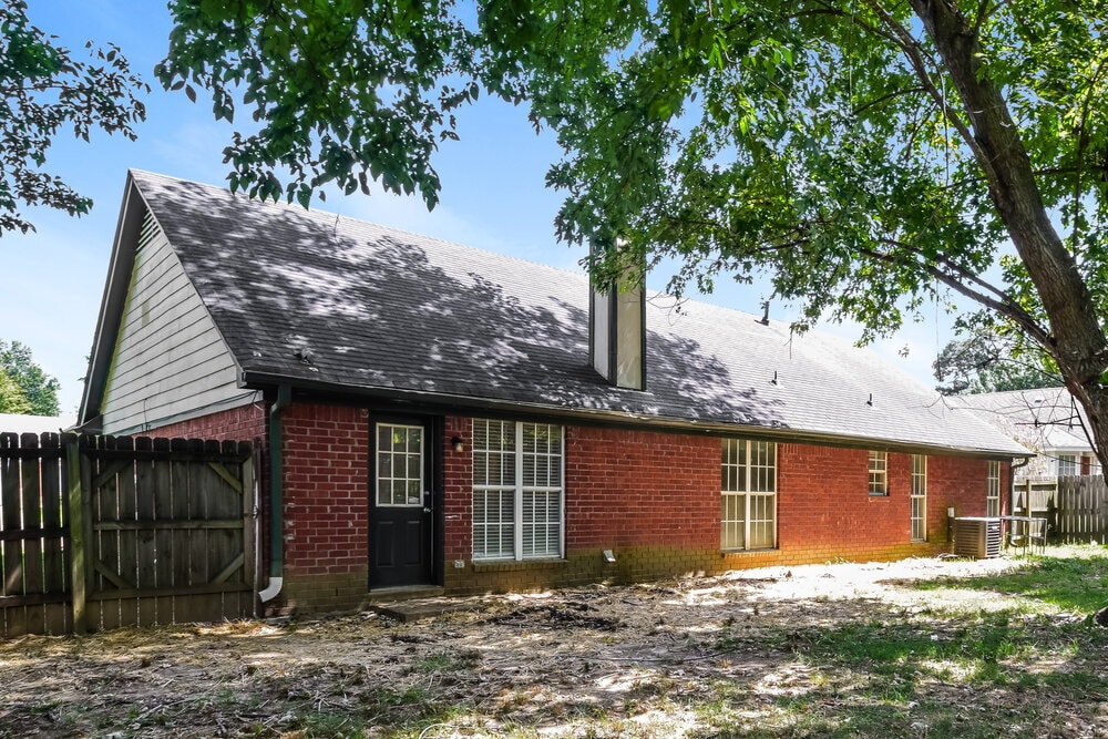 Building Photo - 7417 Hunters Hollow Ln