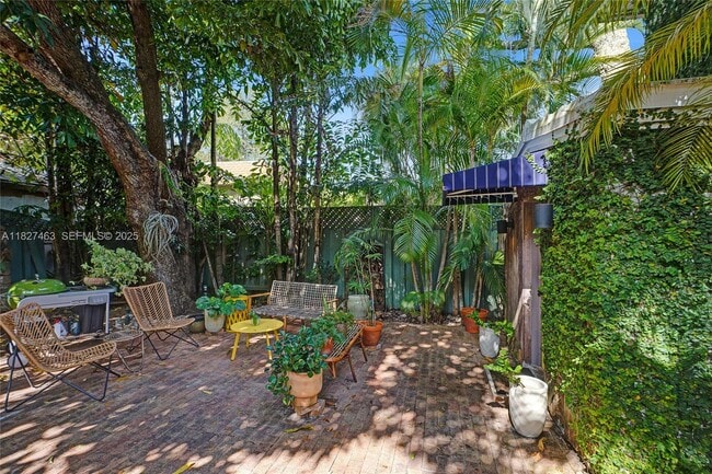 Building Photo - 669 NE 60th St