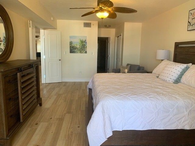 Building Photo - Luxury furnished intercoastal condo